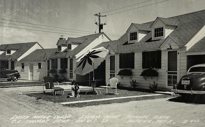 Siesta Motor Court - Old Postcard (newer photo)